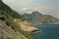 Pedra de Itacoatiara e Alto Mourão. Vista do Morro das Andorinhas. Foto Ana Angélica M. de Barros.